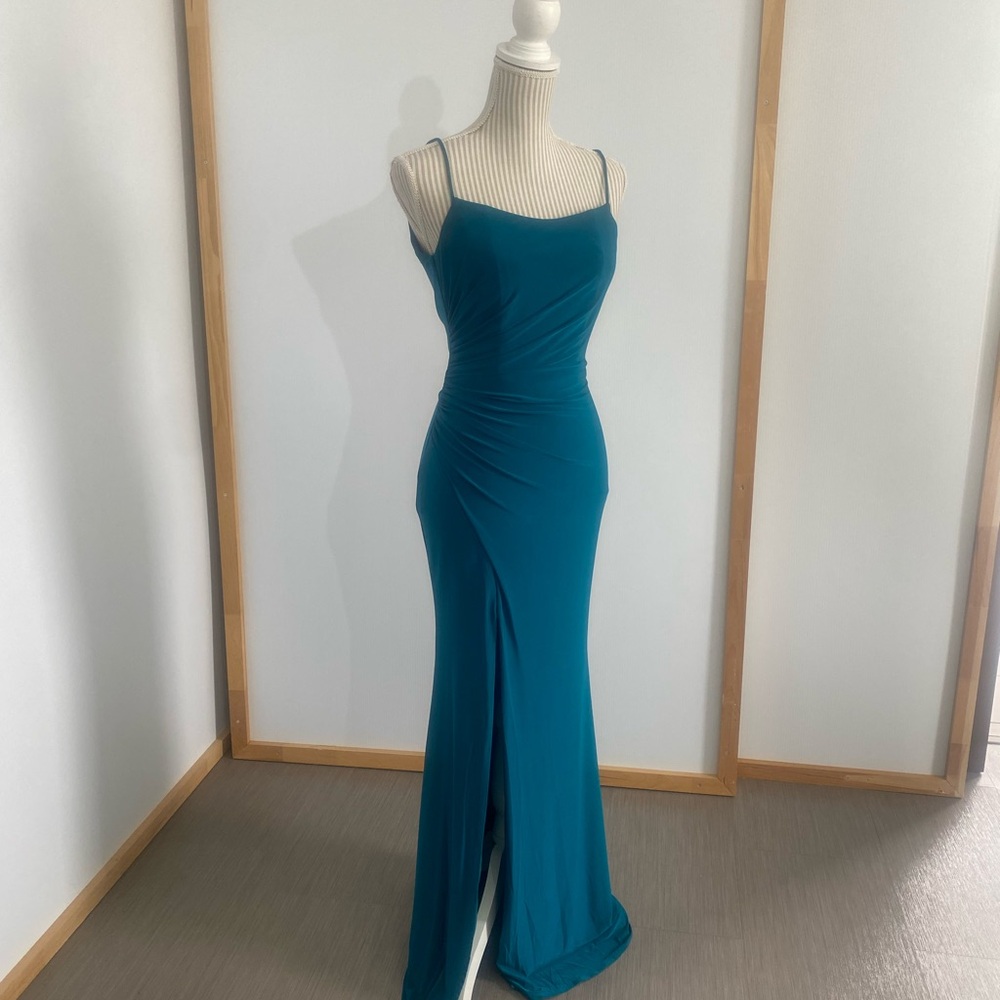 Elegant Blue Spaghetti Strap Maxi Gown with Slit